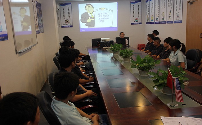 公司組織員工開展安全培訓(xùn)