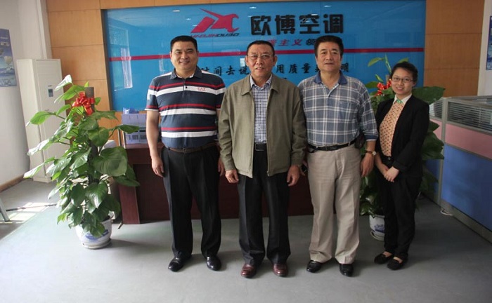 熱烈歡迎深圳市電子信息產(chǎn)業(yè)聯(lián)合會執(zhí)行會長張國一一行蒞臨歐博空調(diào)參觀指導(dǎo)工作
