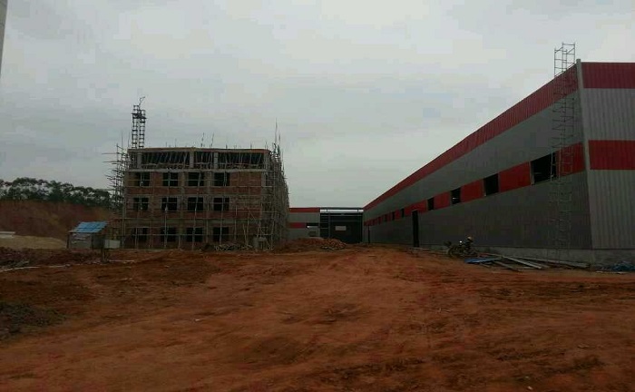 江西工業(yè)園工業(yè)廠房全線封頂