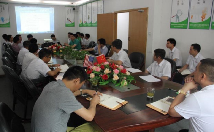 公司法律顧問張律師為我司員工進(jìn)行法律培訓(xùn)